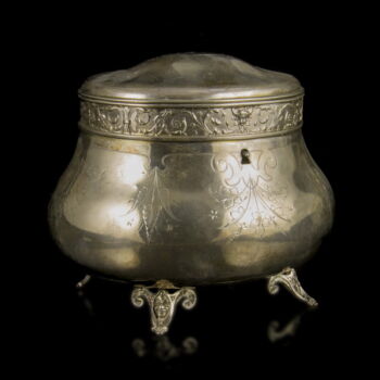 Viennese silver sugar box with engraved leaf pattern