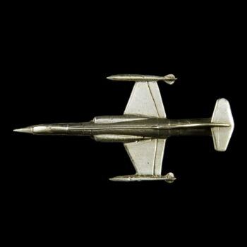 Ezüst mini vadászrepülőgép
