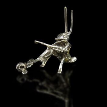 Mini ezüst muzsikáló tücsök figura