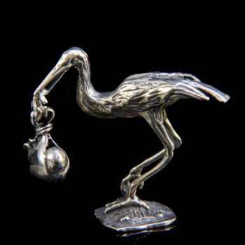 Miniatűr ezüst figura: gólya hozta baba