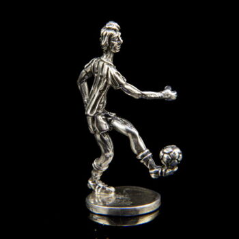 Mini ezüst focista figura