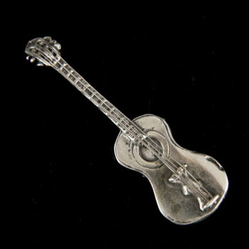 Miniatűr ezüst gitár