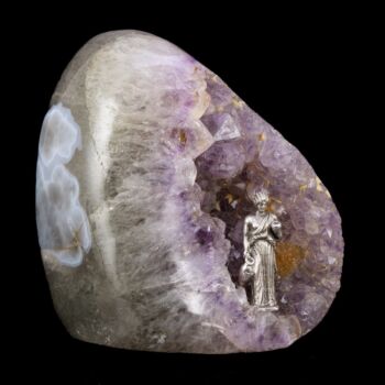 Korsós lány ametiszt ásvánnyal