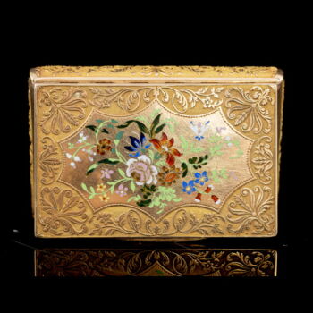 Roman gold snuff box with enamel decoration