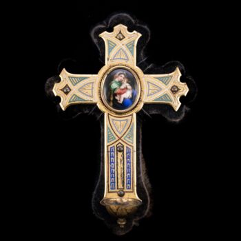 Szenteltvíztartó zománc díszítéssel és Madonna képpel