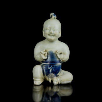 Kínai mázas porcelán kisfiú figura