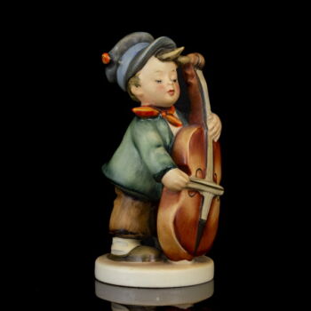 Goebel figura "Sweet Music" Fiú nagybőgővel