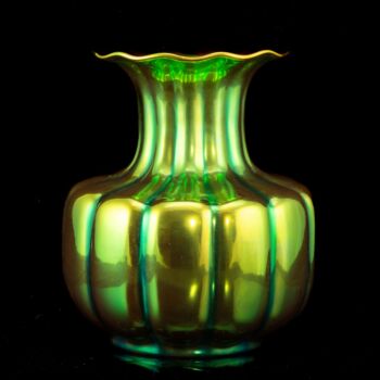 Zsolnay eozin mázas gerezdelt váza