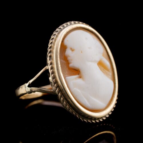 Női arany gyűrű kagyló kámeával