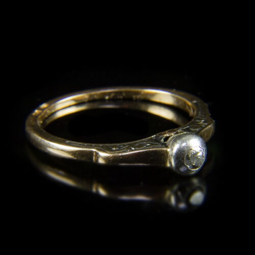 Accompanying wedding band with diamonds