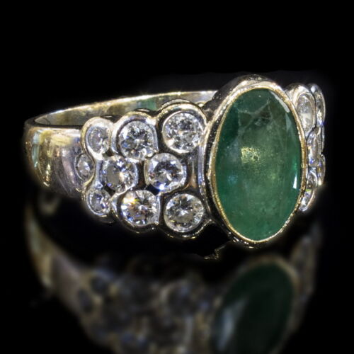 Fehérarany gyűrű smaragd és gyémánt kövekkel