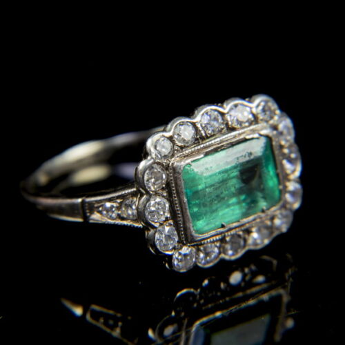 Rosetta-style women's ring with green glass and diamonds