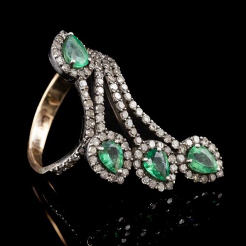 Női gyűrű csepp forma smaragd kövekkel