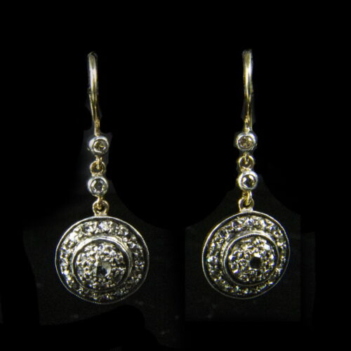 Pair of earrings with diamond rosetta