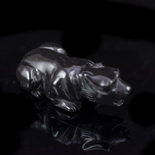 Onyx carving: wild cat