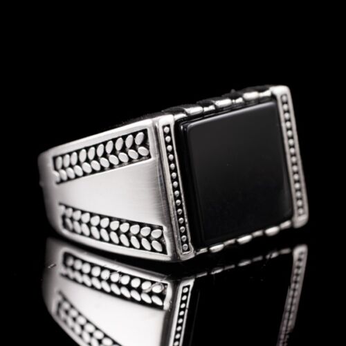 Férfi ezüst pecsétgyűrű fekete ónixlappal