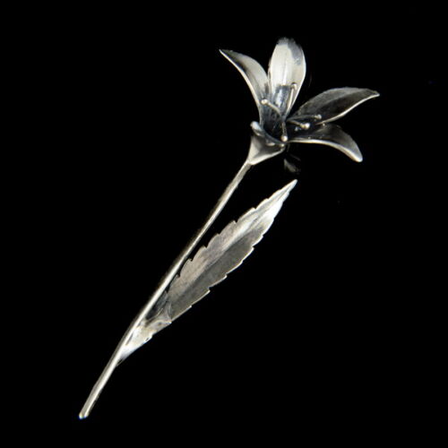 Mini silver flower