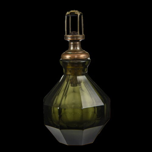 Perfume bottle
