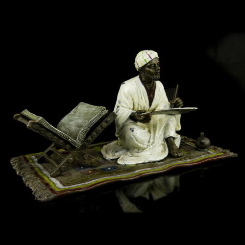 Kortárs festett bronz szobor kompozíció: író arab férfi