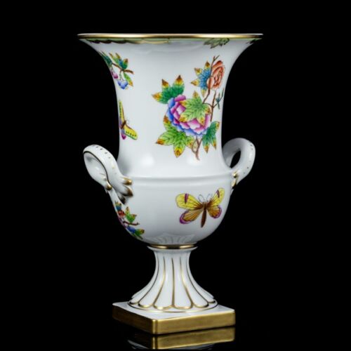 Herend porcelain vase with base (VBO) and with Victoria pattern