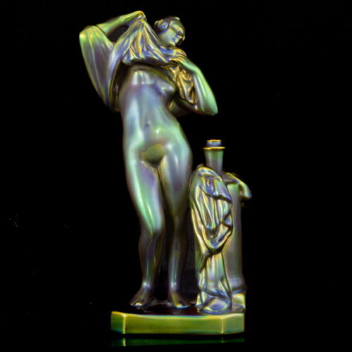 Zsolnay Eozin mázas porcelán nő alak korsóval