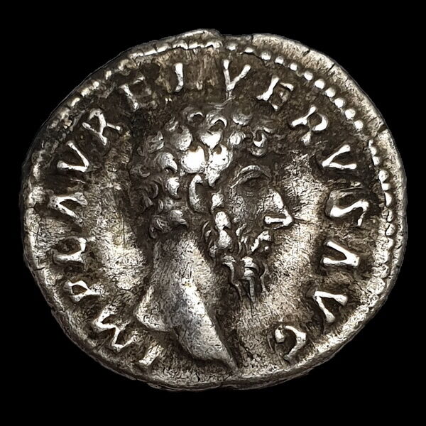 Lucius Verus római császár ezüst denár